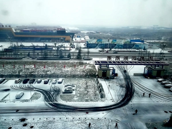 膜結構在遇見下雪時怎么辦？